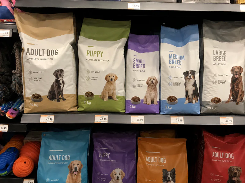 Dry dog food for pet store channels