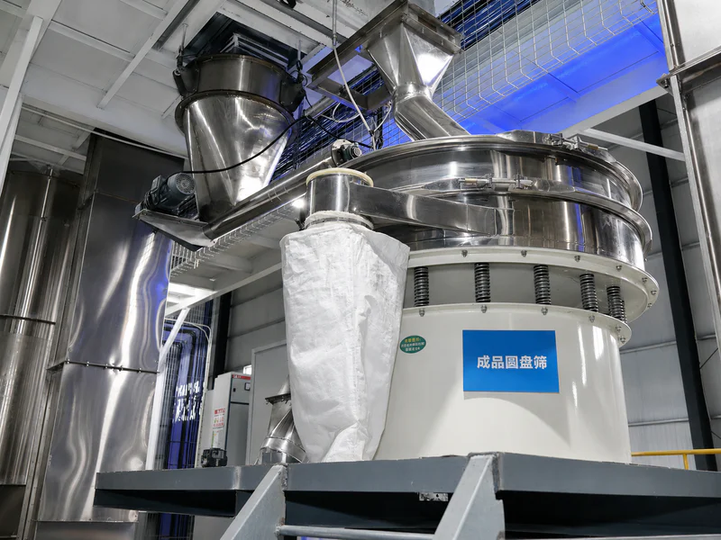 Mixing and weighing station